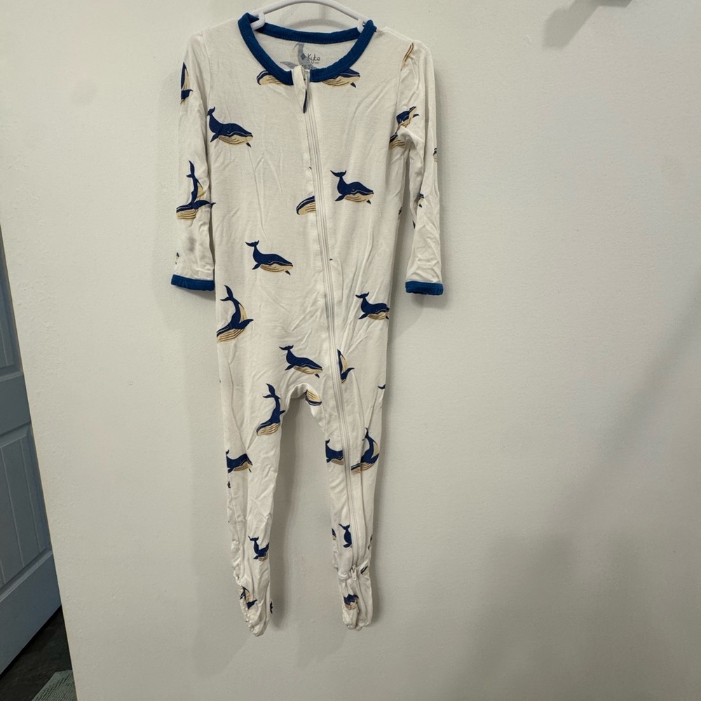 Kyte BABY White and Blue Footies Pajamas with Nautical Print